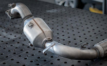 Load image into Gallery viewer, MagnaFlow Direct Fit Catalytic Converter 01-05 Honda S2000 2.0L (49 State)